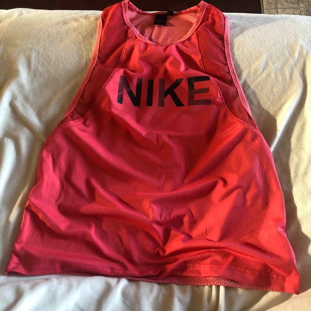 GUC Nike Coral Athletic Jersey Size Medium